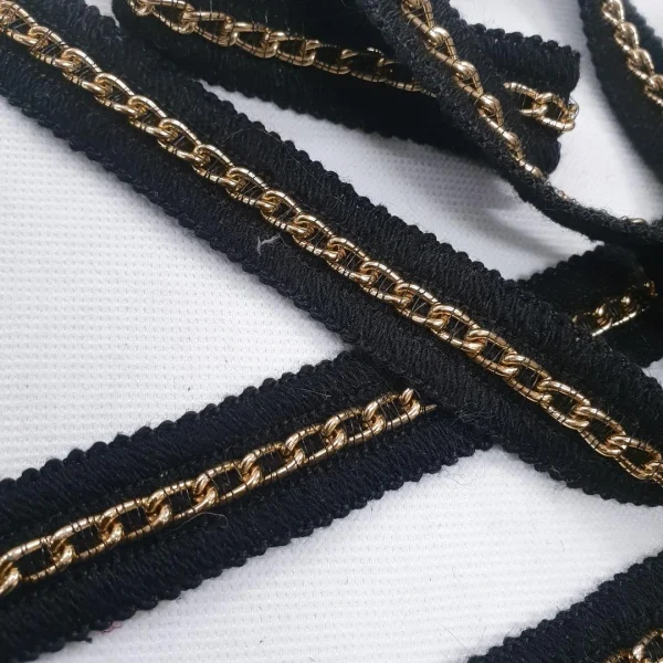 APC-A13849-G-2.webp CHAIN ON BLACK BRAID GOLD LARGE