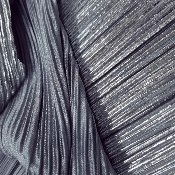 POLY PLEATED BODRE FOIL-ONYX GREY