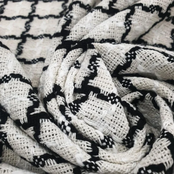 BOUCCHK-W26B-3.webp BOUCLE CHECK WHT and BLACK