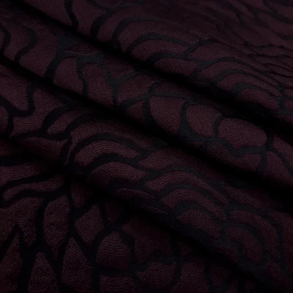 BROCADE 3D CRACKS MAROON