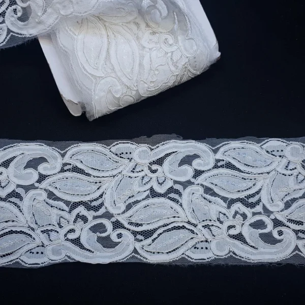 BTJ1-WHT-1.webp BRIDAL TRIM CORDED LACE PAISLEY