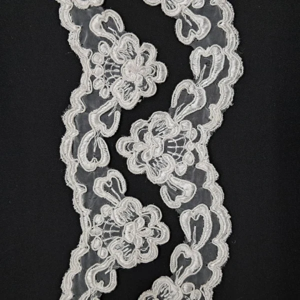 BTJ8-WHT-1.webp BRIDAL TRIM CORDED (6CM)