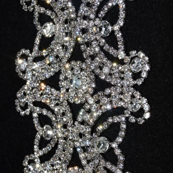 DL3005.webp DIAMANTE MOTIFF