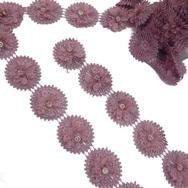 FLOWER TRIM IWTH DAISY DIAMANTE DUSTY PINK