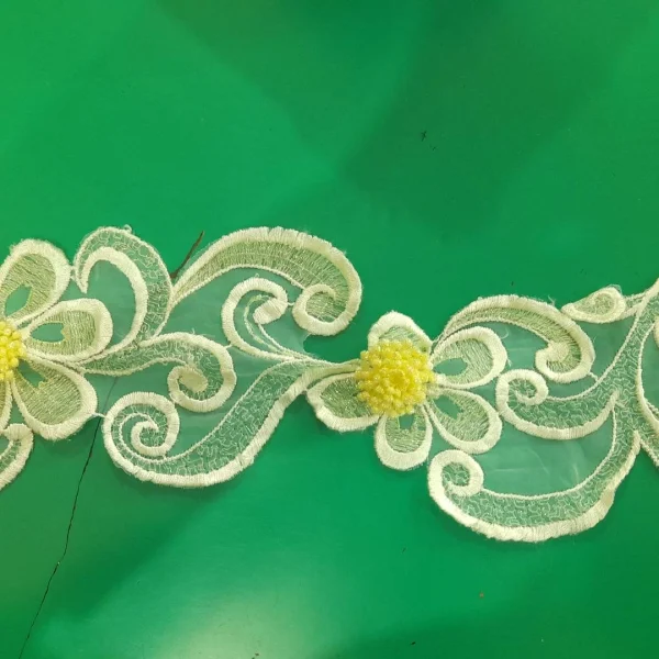 FANCY TRIM 3D DAISY