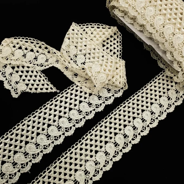 PAISLEY GUIPPOIRE CREAM