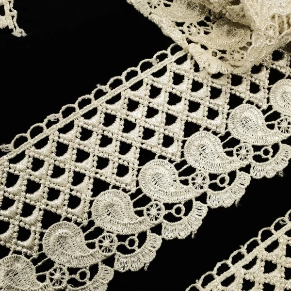 PAISLEY GUIPPOIRE CREAM