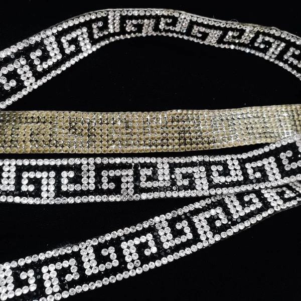 IOCT-03.SB-2.webp IRON ON TRIM DIAMANTE SILVER WITH BLACK