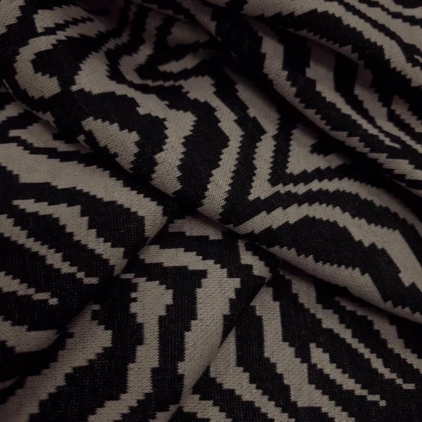 KNTP-ING.SB-3.webp KNIT PRINTED INGWE STONE and BLACK