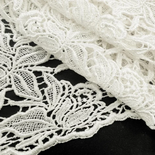 LACE GUIPURE FLORAL CREAM