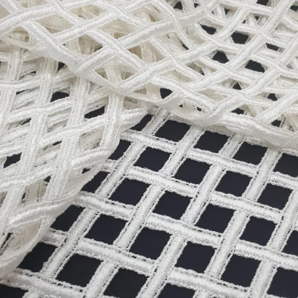 LACE GUIPURE  DIAMOND CREAM