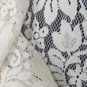 LACE HEAVY-CORDED CREAM PAISLEY
