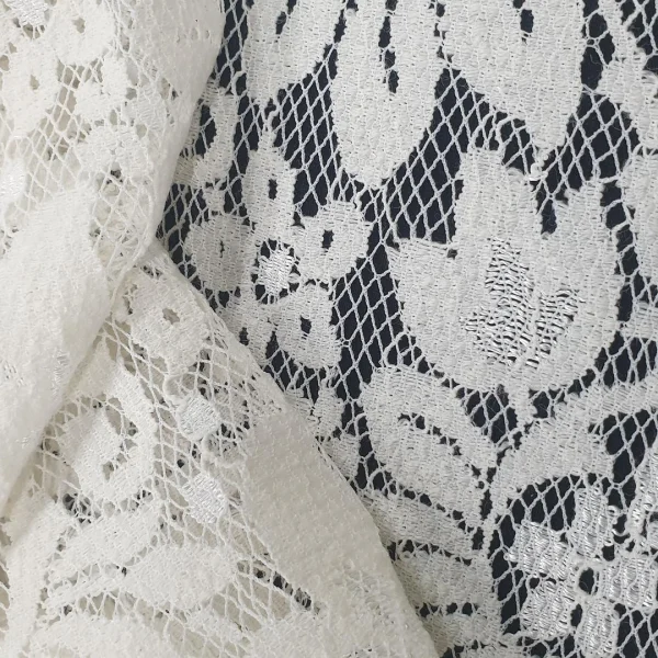 LACE HEAVY-CORDED CREAM PAISLEY