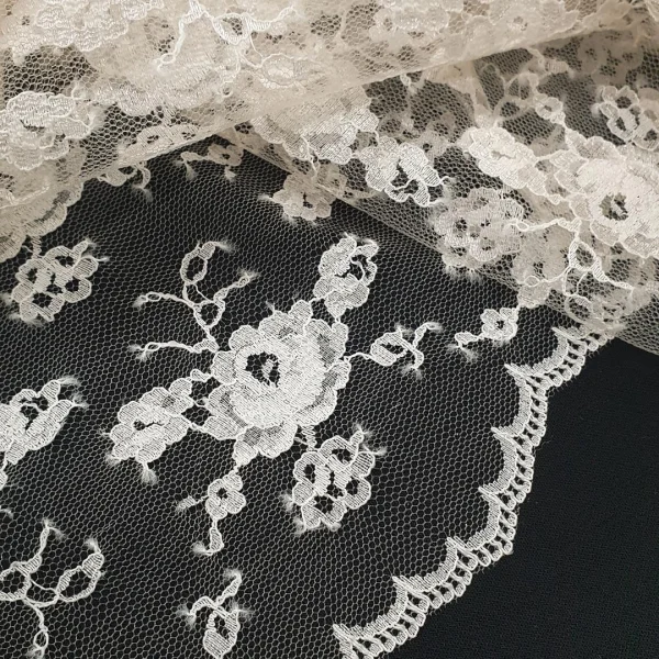 RASCHEL LACE WITH SCALLOP
