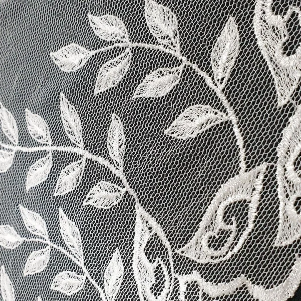MESHBCD-LEAFI-2.webp MESH BORDER-CORDED LEAF IVORY