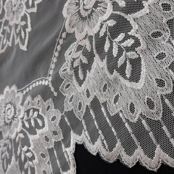 MESHBCD1-WHT-3.webp MESH WITH CORDED SCALLOPED BORDER WHITE