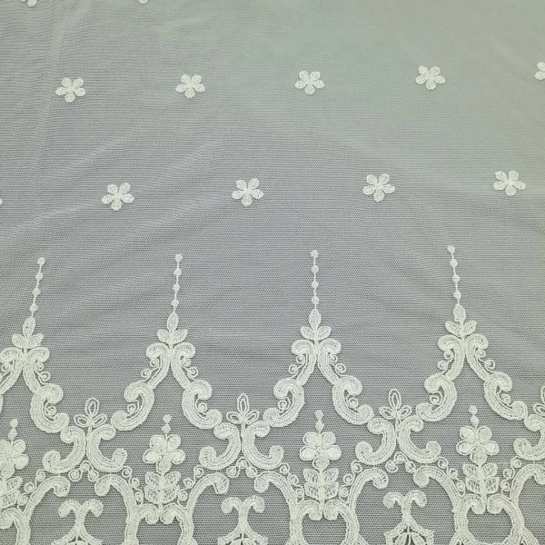 MESH WITH SCALLOPED BORDER CORDED IVORY