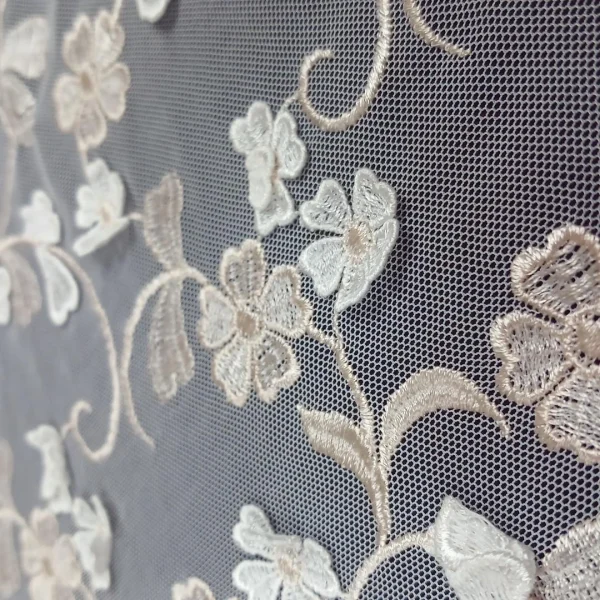 MESH FRINGE 3D DAISY IVORY