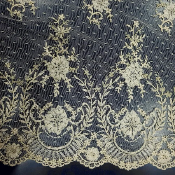 MESH LACE WITH RIBBON SQUARE EMBROIDERY BEIGE