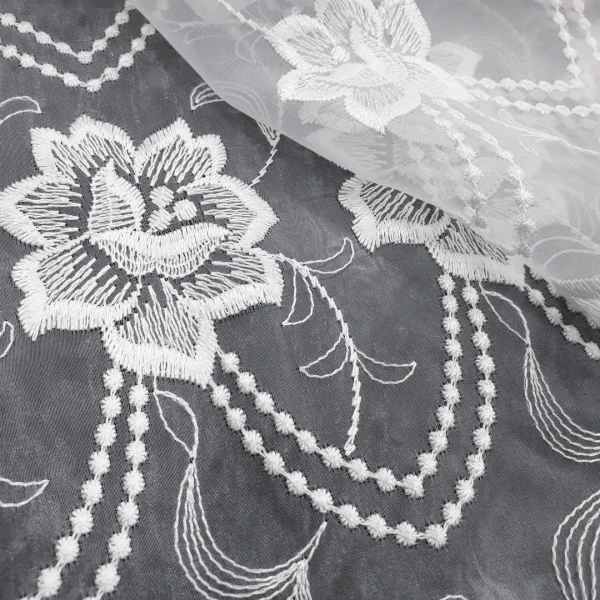 ORGANZA BORDER CORDED WHITE 3