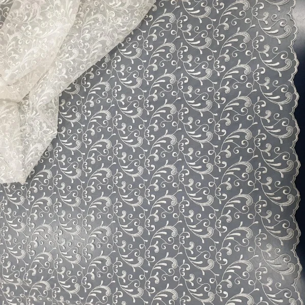 ORGANZA SMALL FLORAL EMBROIDERY CREAM
