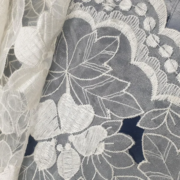 ORGANZA  LASER- CUT HEAVY FLORAL CREAM
