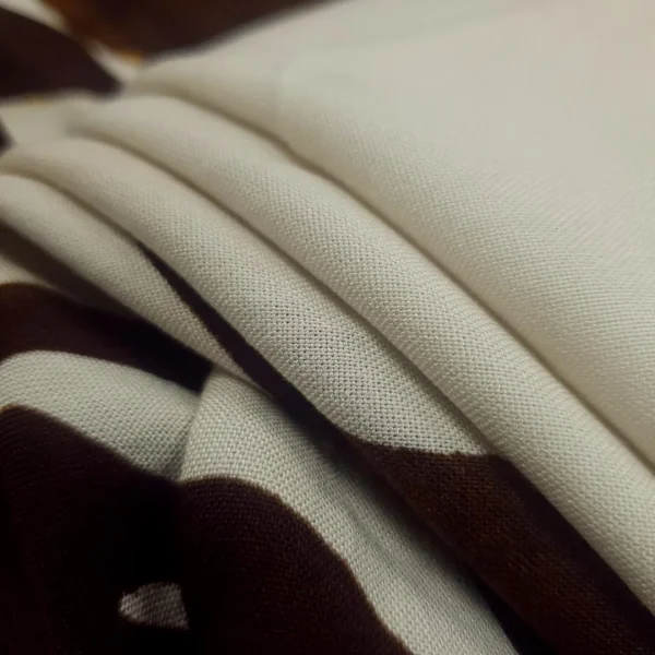 RAYON PRNTD CHALLIS BIG FLORAL CREAM n BROWN