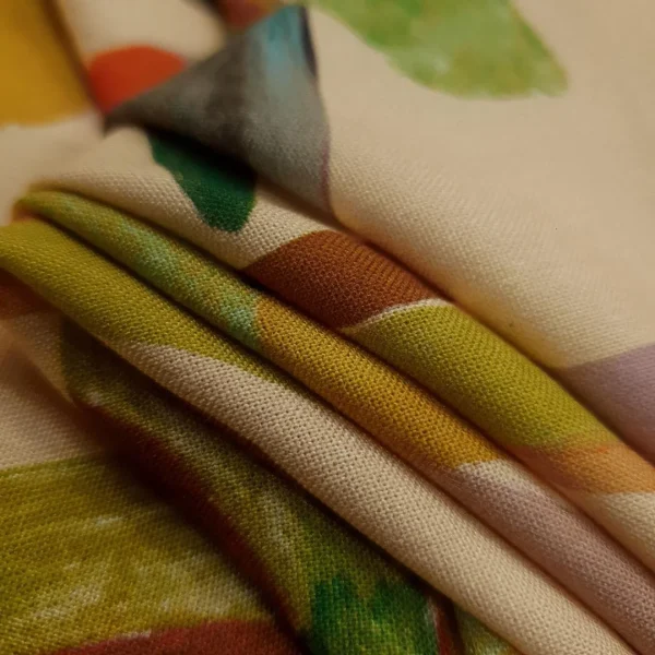 RAYON CHALLIS PRINTED CAMENGO FLORAL APRICOT