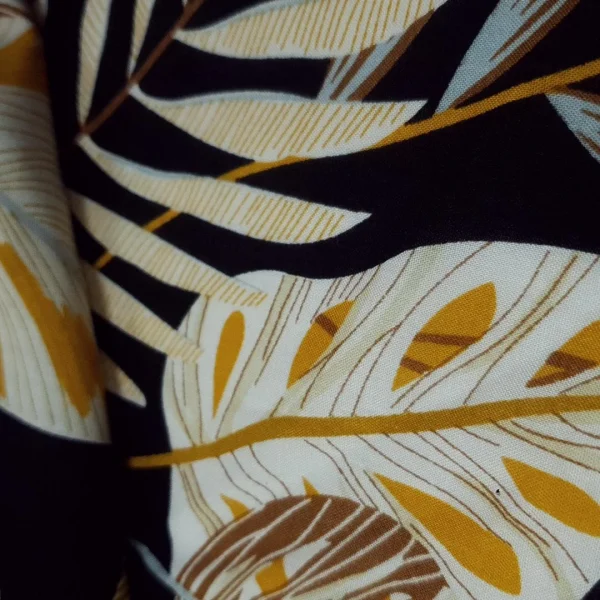 RAYPOP-DSN770-2.webp RAYON POPLIN PRINTED TROPICAL BLACK