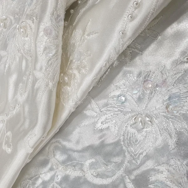 BUBBLE PUFFED SATIN METALLIC IVORY