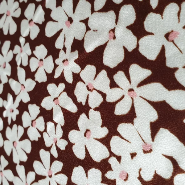 SATPBUB-DAIS.BR-2.webp SATIN BUBBLE PRINTED (2556-28) DAISY BROWN