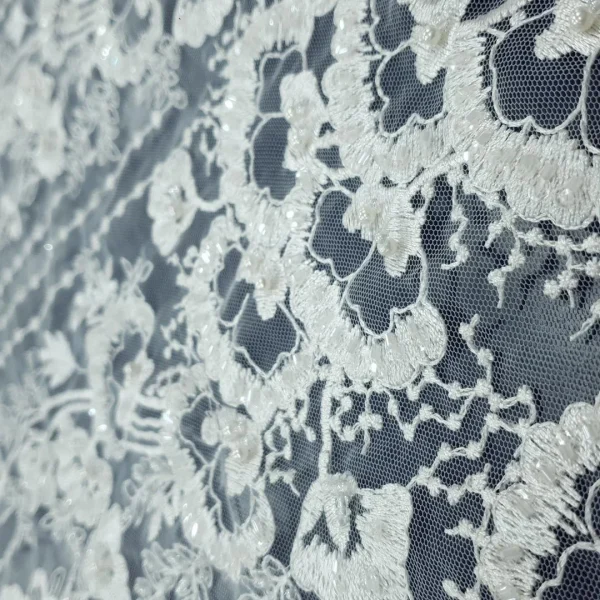 TULEBEA-IVRY-2.webp TULLE FLO BALL EMBORIDERY SPANGL IVORY