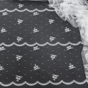 METALLIC TULLE WAVE WHITE/SILVER
